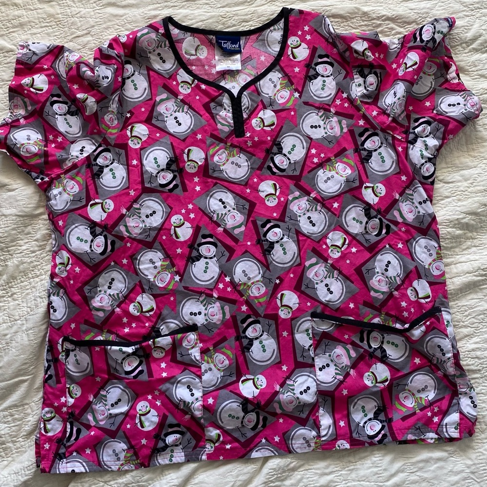 Snowman scrub top by Tafford